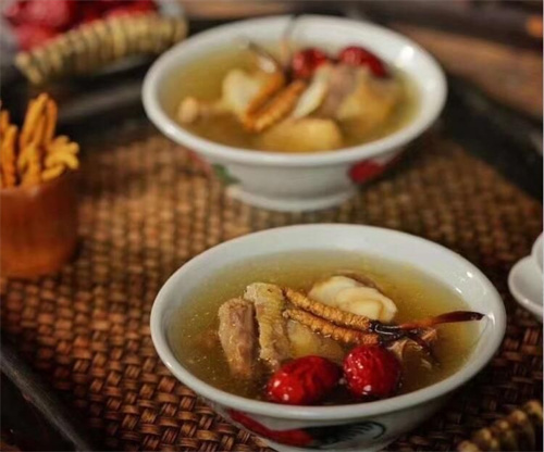 冬蟲夏草怎么煲湯？冬蟲夏草煲湯的方法