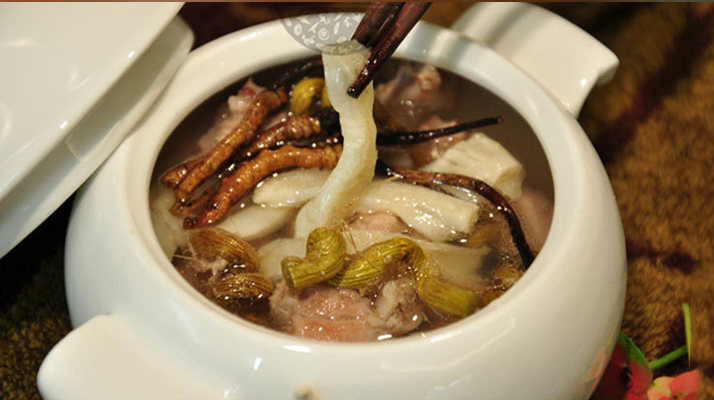 冬蟲夏草鮮草煲湯秘籍：鮮香與滋補的完美融合