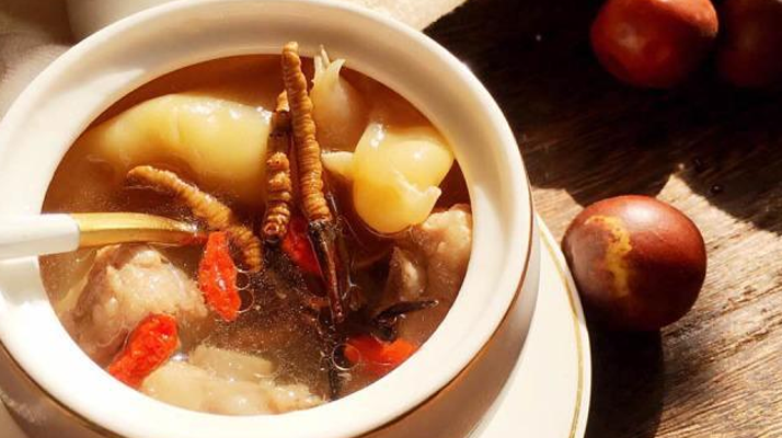 冬蟲夏草泡多少根比較好？結合場景與體質的科學建議