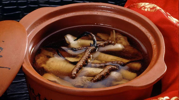 糖尿病可服用冬蟲夏草嗎？科學(xué)解析其調(diào)理價值與注意事項