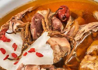 東強堂滋補方：冬蟲夏草配西洋參，燉出秋冬好元氣