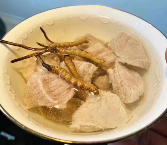 冬蟲(chóng)夏草西洋參燉品做法：滋補(bǔ)兼顧，溫和不燥