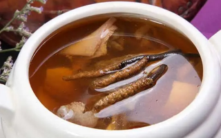 東強(qiáng)堂蟲草清燉團(tuán)魚：秋冬滋補(bǔ)硬菜，一口鮮醇養(yǎng)身心